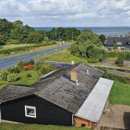 Дом отдыха Three-bedroom In Augustenborg