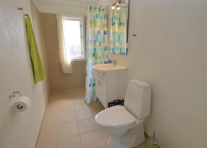 Three-bedroom In Feriehus *