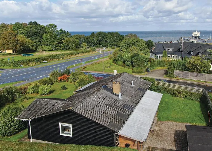 Feriehus Three-bedroom In Augustenborg